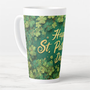 Glückliches St. Patrick’s Day Kleeblatt-Design Milchtasse