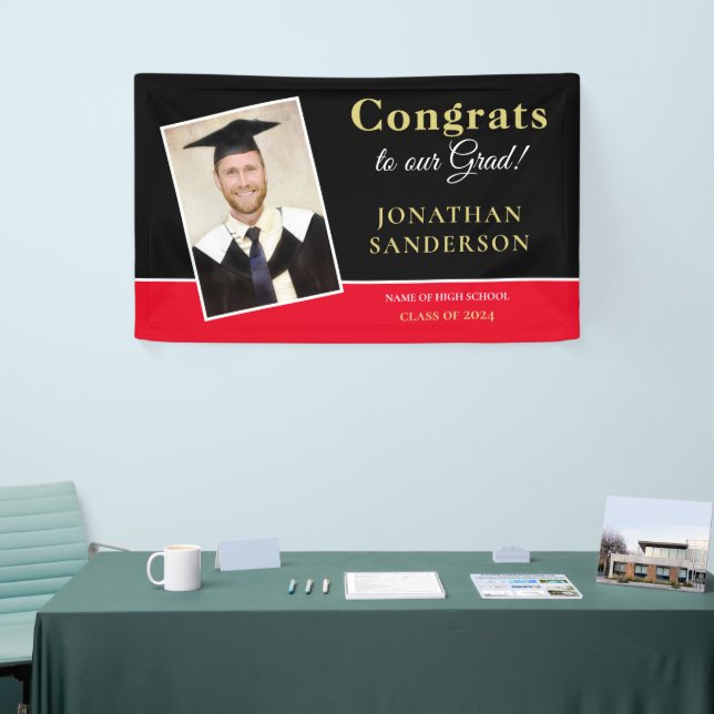 Glückwunsch 2025 Grad Name Foto Gold Schwarz Rot Banner (Messeveranstaltung)
