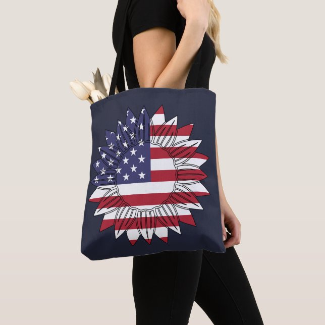 Glückwunsch 4. Juli Die Sonnenblumenflagge der Fra Tasche (Von Nahem)