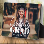 Glückwunsch Grad Modernes, benutzerdefiniertes Fot Fotoplatte<br><div class="desc">Dieses einfache und moderne Design besteht aus Serifentypografie und fügt ein individuelles Foto hinzu.</div>