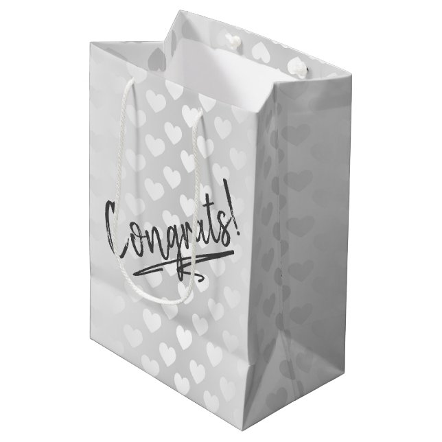 Glückwunschs White Wedding Hearts Mittlere Geschenktüte (Vorderseite Schrägansicht)