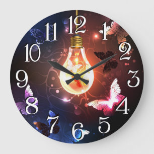 Glühbirne mit Nachtschmetterlingen Große Wanduhr