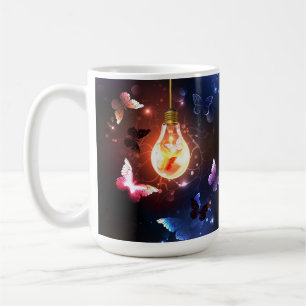 Glühbirne mit Nachtschmetterlingen Kaffeetasse