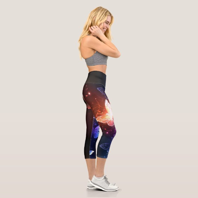 Glühende Nachtschmetterlinge Capri Leggings (Rechts)