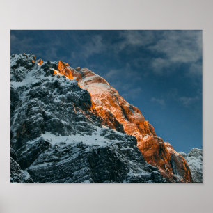 Glühender Berg bei Sonnenuntergang Poster