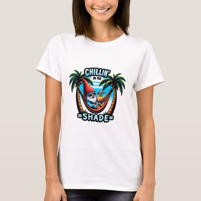 Gnome Chillin im Schatten T-Shirt (Vorderseite)