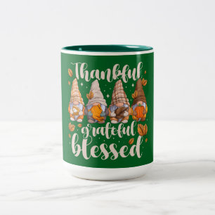 Gnome der Dankbarkeit: Sanfte Hüter des Herbstes Zweifarbige Tasse