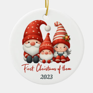 Gnome Holidays: Erste Weihnachten von drei Ornamen Keramik Ornament