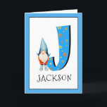 Gnome Kids Letter J Name and Age Birthday Gruß Karte<br><div class="desc">Klicken Sie auf "Anpassen", um die Randfarbe zu ändern. Wenn Sie den Namen und das Alter eines Geburtstagsmädchens oder eines Jungen zu unserer Monogrammkarte hinzufügen, erstellen Sie einen einmaligen, speziell für Kinder gestalteten Geburtstagsgruß. Neben dem großen blauen Buchstaben mit gelben und orangefarbenen Sternen und Spiralen zu stecken ist eines unserer...</div>