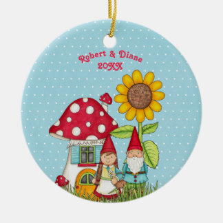 Gnome-Paare im Garten auf blauem Hintergrund Keramik Ornament