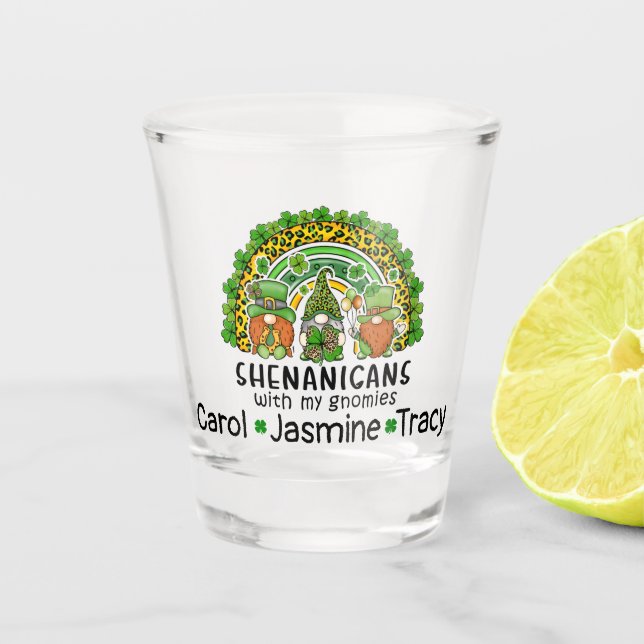 Gnome Shenanigans Shot Glass Schnapsglas (Vorderseite)