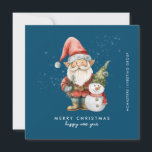Gnome und Snowman frohe Weihnachtsgeschenk Feiertagskarte<br><div class="desc">Eine rot gekleidete Gnome steht neben einem Schneemann in einem grünen Strumpf mit Hut und rotem Schal. Sie sind umgeben von einem weißen Schneeabbau, der auf dem dunkelblauen Hintergrund Pop. Die minimalistische Ästhetik entsteht mit einem einfachen Frohen Weihnachten und Glück Neues Jahr unten. Der Firmenname läuft senkrecht auf der rechten...</div>