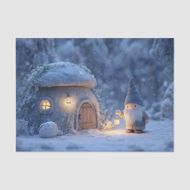 Gnome with a Lantern Outside a Snowy Stone Hut Seidenpapier (Vorderseite)
