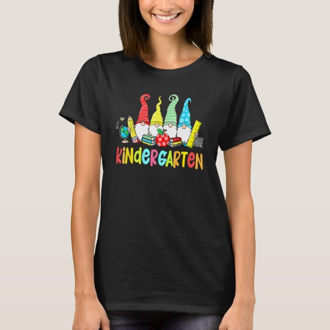 Gnomes Kindergarten Crew First Day Teacher Back To T-Shirt (Vorderseite)