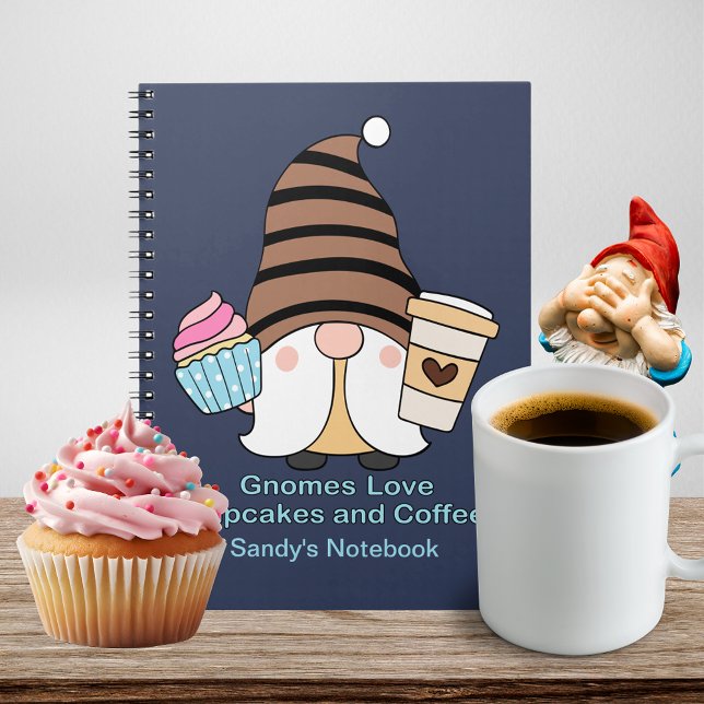 Gnomes Liebe Cupcakes und Kaffee Individuelle Name Notizblock (Gnomes Love Cupcakes and Coffee Custom Name Text Notebook)