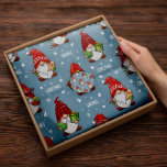 Gnomes Santa Claus | Weihnachtsrottpapier Seidenpapier<br><div class="desc">Gnomes Santa Claus | Weihnachts-Red-Tissue Paper - Fügen Sie Ihrem Urlaub eine stilvolle Touch hinzu,  indem Sie sie in unsere Holiday Tissue Paper Collection einpacken. Karo in unserem anderen Holiday Gift Wrapping Paper oder anderen Papierartikeln bei TinkPrints.</div>