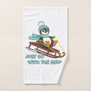 Go With The Snow Sledding Cute Penguin Winter Handtuch