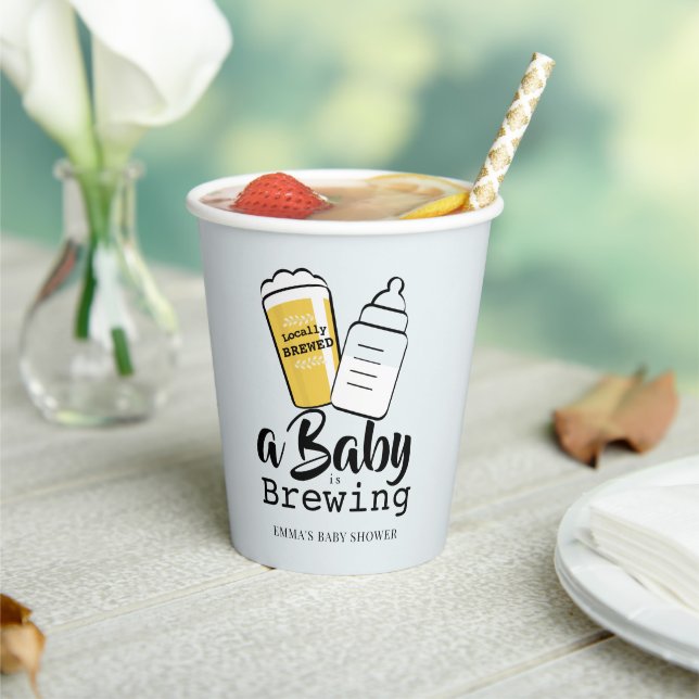 Gobelets En Papier Baby is Brewing Beer Baby Bottle Blue Baby Shower (Insitu)