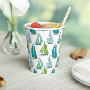 Gobelets En Papier Bateaux À Voiles Sur Le Motif Aquatique