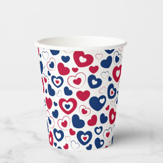 Gobelets en papier coeurs rouges et bleus
