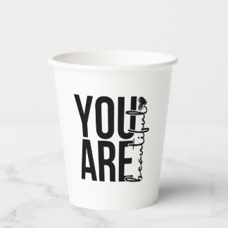 Gobelets En Papier Conception de typographie « Belle » minimaliste –
