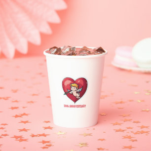 Gobelets En Papier Cupidon sur le coeur rouge