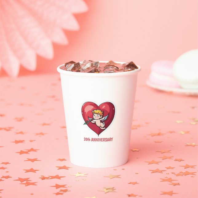 Gobelets En Papier Cupidon sur le coeur rouge (Insitu)