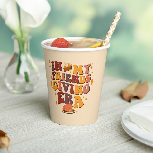 Gobelets En Papier Dans Mon Époque D'Action D'Ami (Insitu)