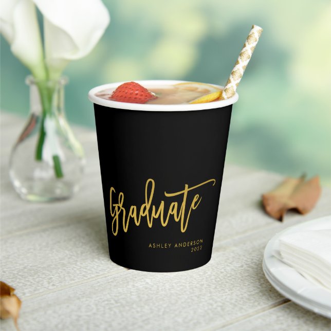Gobelets En Papier Élégant Chic Black Gold Script Graduate Party (Insitu)