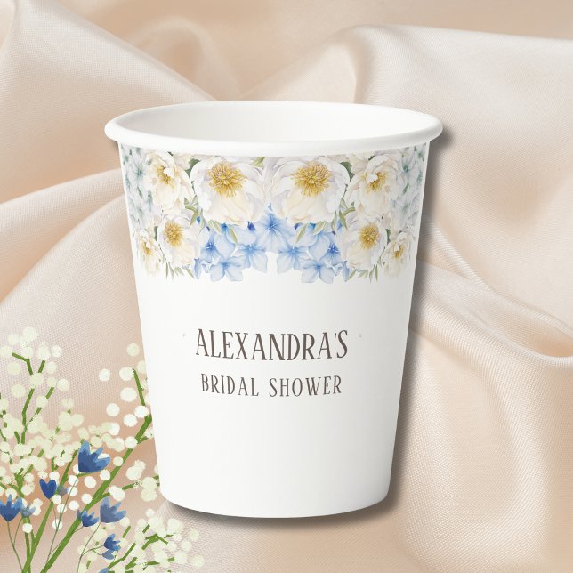 Gobelets En Papier Fête de mariage avec hydrangeas bleus et fleurs bl (Créateur téléchargé)