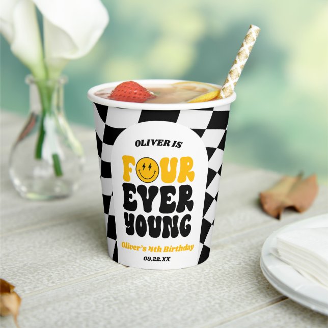 Gobelets En Papier Four Ever Young Retro Fourth 4th Birthday Party (Insitu)