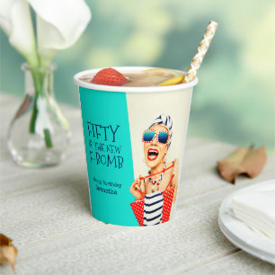 Gobelets En Papier Funny Fifty est la fête d'anniversaire de la nouve