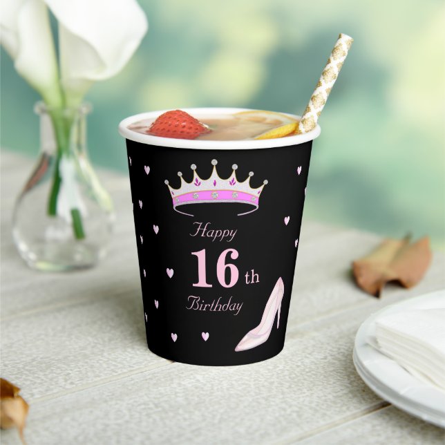 Gobelets En Papier Joyeux 16e anniversaire en noir et rose (Insitu)