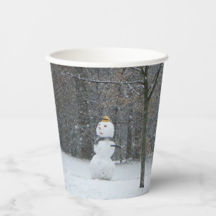 Gobelets En Papier La scène de neige hivernale du voisin