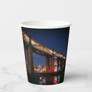 Gobelets En Papier Lumières sous le pont