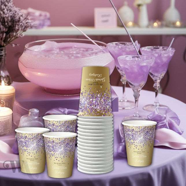 Gobelets En Papier Parties scintillant violette sur Gold Quinceañera (Créateur téléchargé)