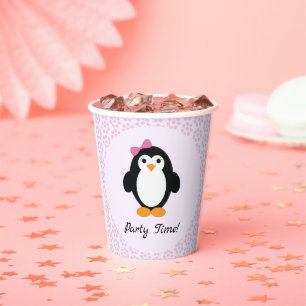 Gobelets En Papier Penguin, fille du temps de la fête