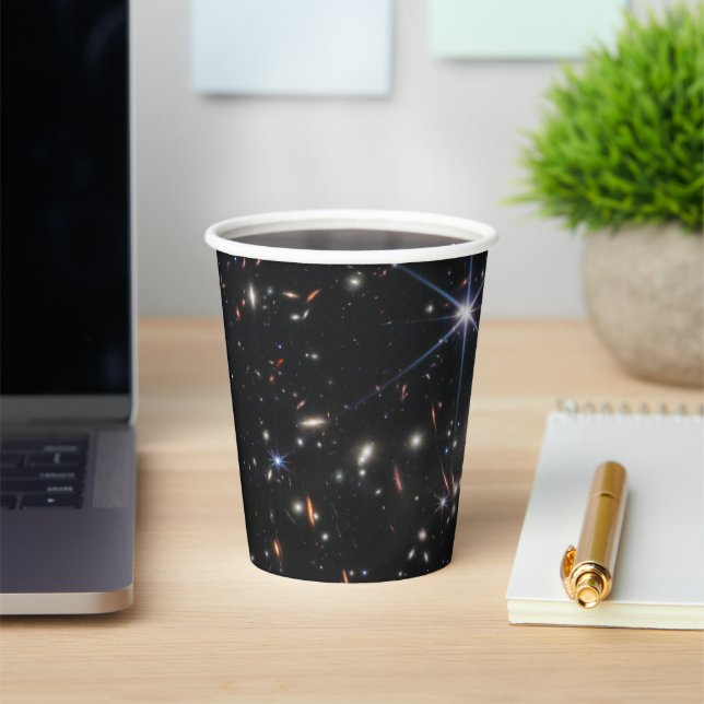 Gobelets En Papier Première vue profonde de l'univers de Webb (Insitu)