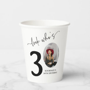 Gobelets En Papier Regarde qui a 30 ans ! Photo moderne pour 30e anni