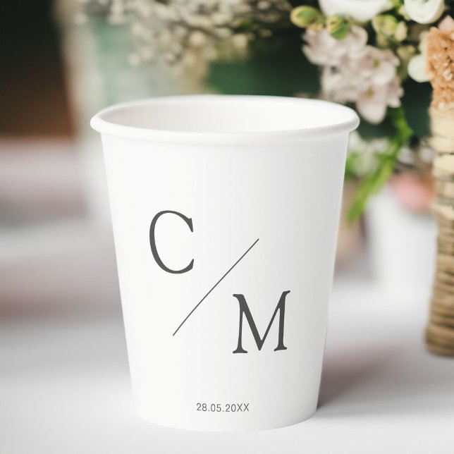 Gobelets En Papier Tasse de papier monochrome simple et élégante (Simple, elegant,wedding  monogram Paper cup with your monogram & date. White & Gray.)