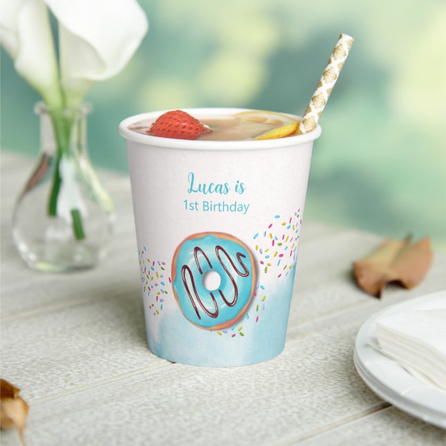 Gobelets En Papier Tasse en papier pour le premier anniversaire. (Insitu)