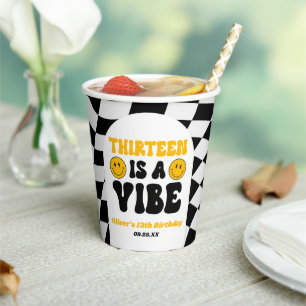 Gobelets En Papier Treize Est Une Vibration Fête D'anniversaire Rétro