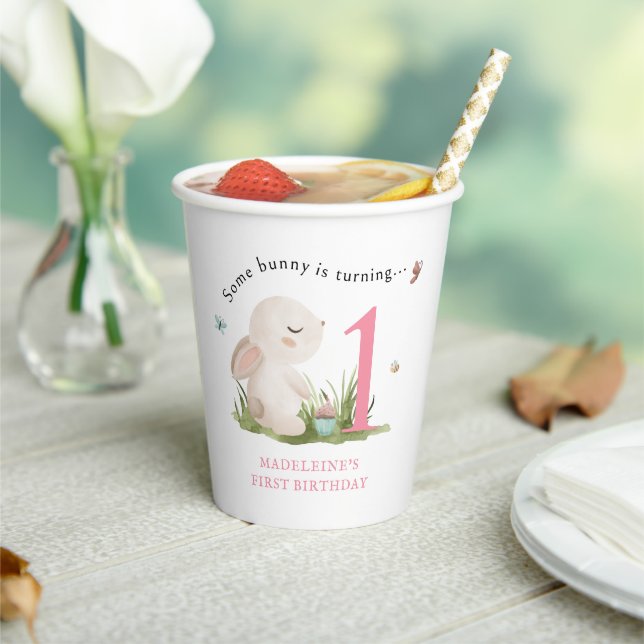 Gobelets En Papier Un lapin est une fille rose 1er anniversaire (Insitu)