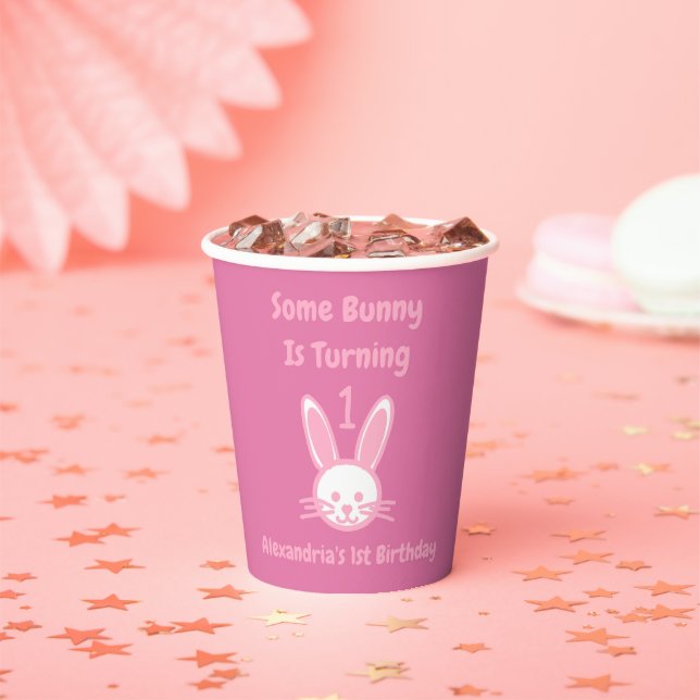 Gobelets En Papier Un Lapin Va Devenir Un Anniversaire (Insitu)