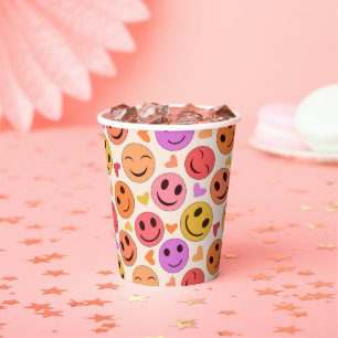 Gobelets En Papier Visages souriants colorés et heureux avec des cœur
