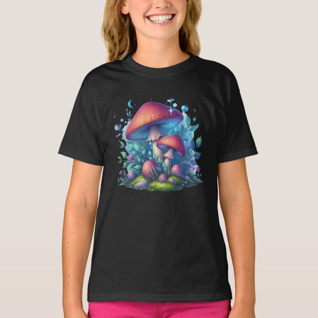 Goblincore-Ästhetik und dunkle Cocktails Mushroom T-Shirt (Vorderseite)