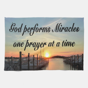 GOD FÜHRT MIRAKLES EINEN PRAYER NACH DER ZEIT DURC GESCHIRRTUCH