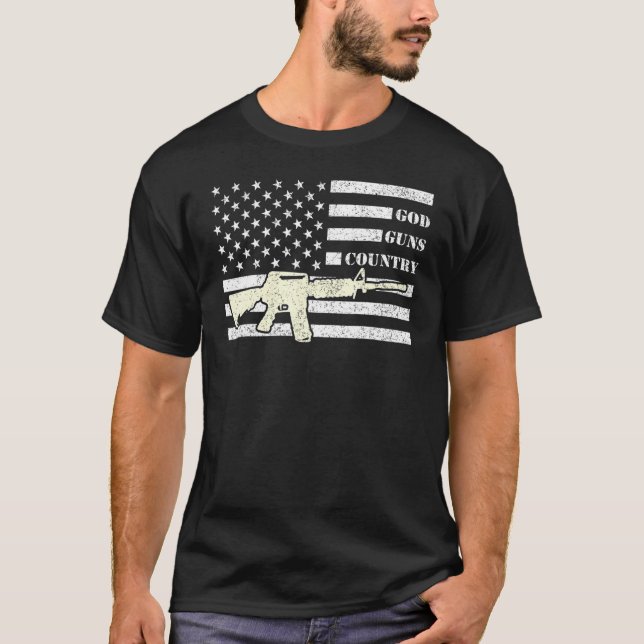 God Guns Country With Gun American Flag Patriotic_ T-Shirt (Vorderseite)