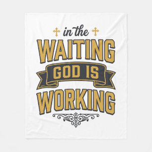 God wirkt Vintage-Glaubens-Typografie-Shirt_1 Fleecedecke