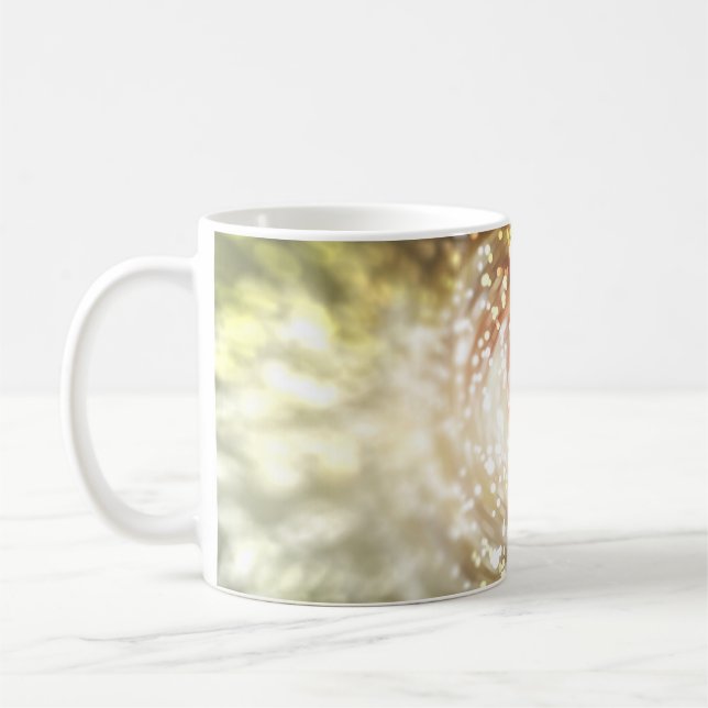 gold abstract blur background, with defocused boke kaffeetasse (Links)